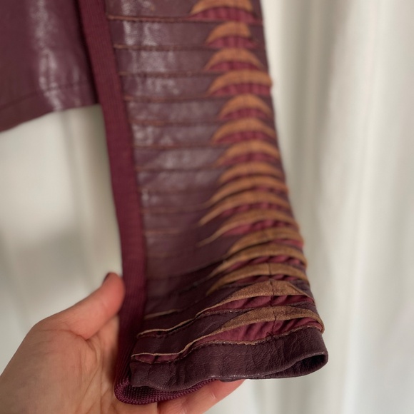 Wine coloured leather jacket. Size 8 - Picture 4 of 10